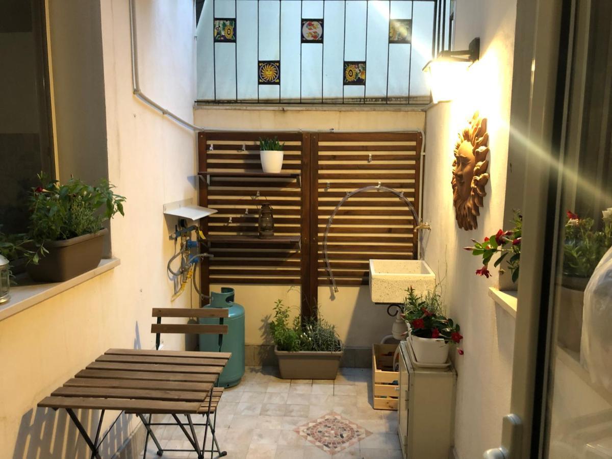 Apartment Alfonzetti-5 Min Walk To Central Train And Bus Station Catânia Exterior foto