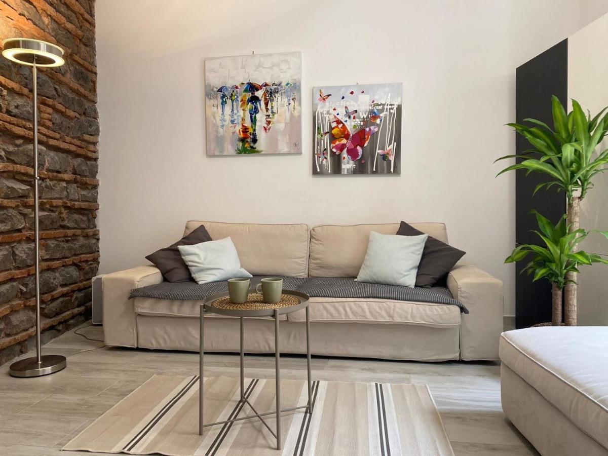Apartment Alfonzetti-5 Min Walk To Central Train And Bus Station Catânia Exterior foto